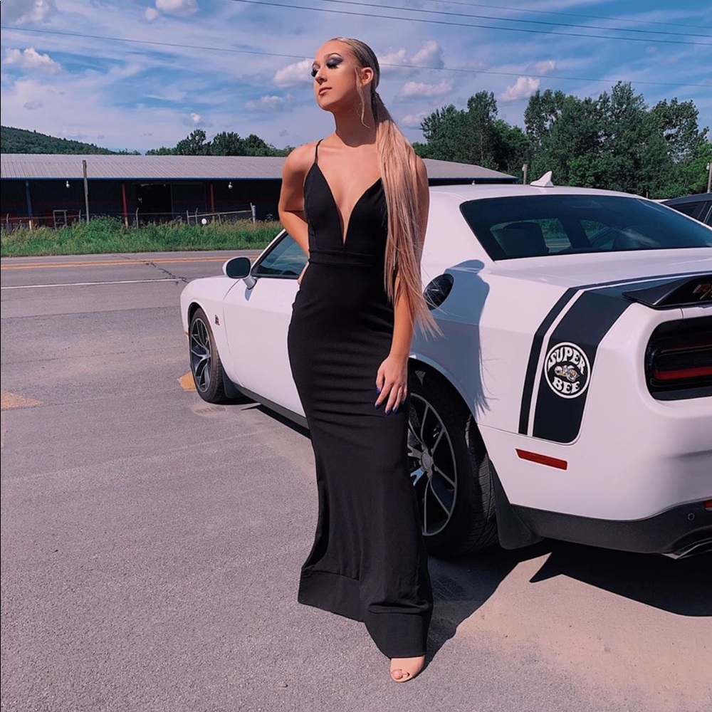 black prom dress